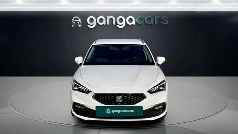 Używany Seat Leon XCELLENCE 204 KM (150 kW) 2022 Biały Hatchback
