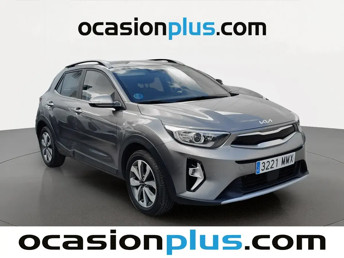 Usado Kia Stonic 101 CV (74 kW) 2024 Gris SUV