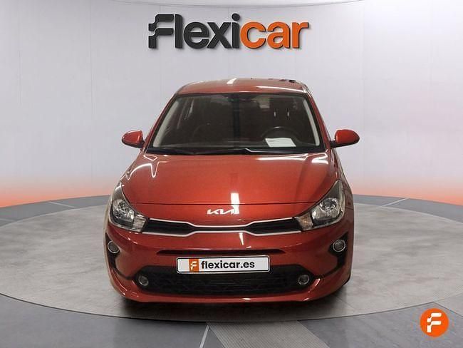 Usado Kia Rio 84 CV (61 kW) 2023 Rojo