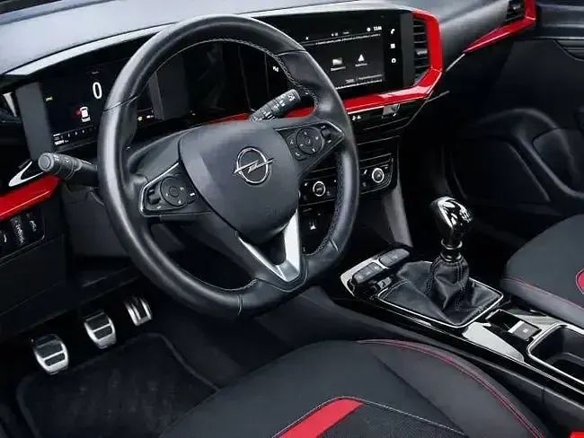 Usado Opel Mokka GS Line 110 CV (80 kW) 2021 Blanco alpino techo negro SUV