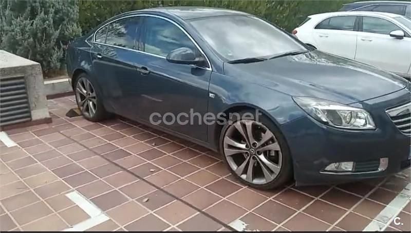 Usado Opel Insignia Sport 220 CV (161 kW) 2009 Azul Berlina