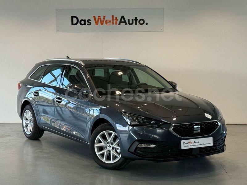 Gris / plata Usado 2025 Seat Leon Style Familiar | 22.490 € (Precio justo) - Imagen 1/4