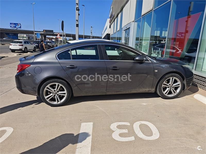 Gris / plata Usado 2012 Opel Insignia Sportive Berlina | 6200 € (Precio justo) - Imagen 1/4