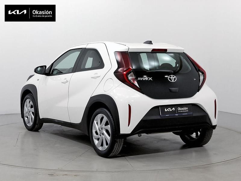 Usado Toyota Aygo X Play 72 CV (52 kW) 2024 Blanco SUV