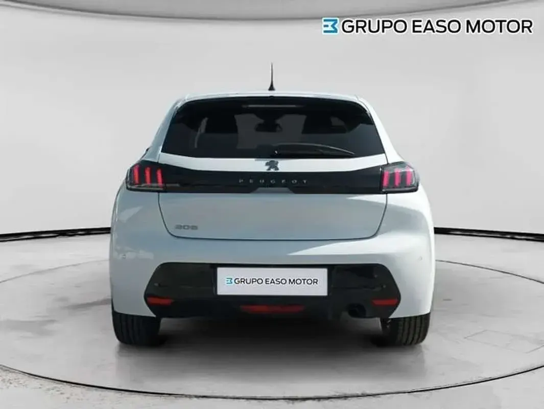 Usado Peugeot 208 Allure 102 CV (75 kW) 2021 Blanco Utilitario