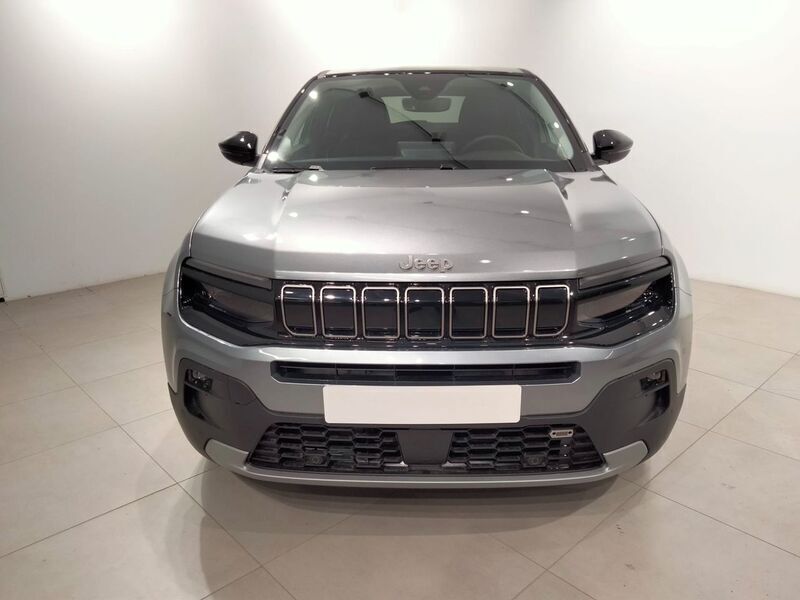 Usado Jeep Avenger Summit 100 CV (73 kW) 2024 Gris SUV