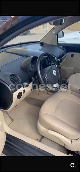 Usado VW New Beetle 115 CV (84 kW) 1999 Negro Utilitario
