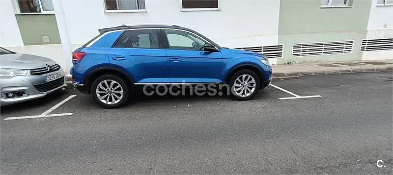 Usado VW T-Roc 110 CV (80 kW) 2022 Azul SUV