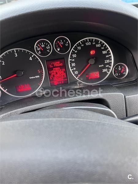 Gris / plata Usado 2005 Audi A6 S-Line Familiar | 3900 € - Imagen 1/4