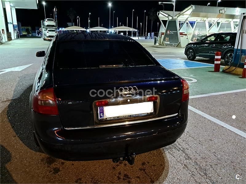 Usado Audi A6 150 CV (110 kW) 2002 Azul Berlina