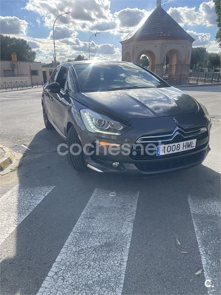 Usado Citroën DS5 Style 112 CV (82 kW) 2012 Gris / plata Utilitario