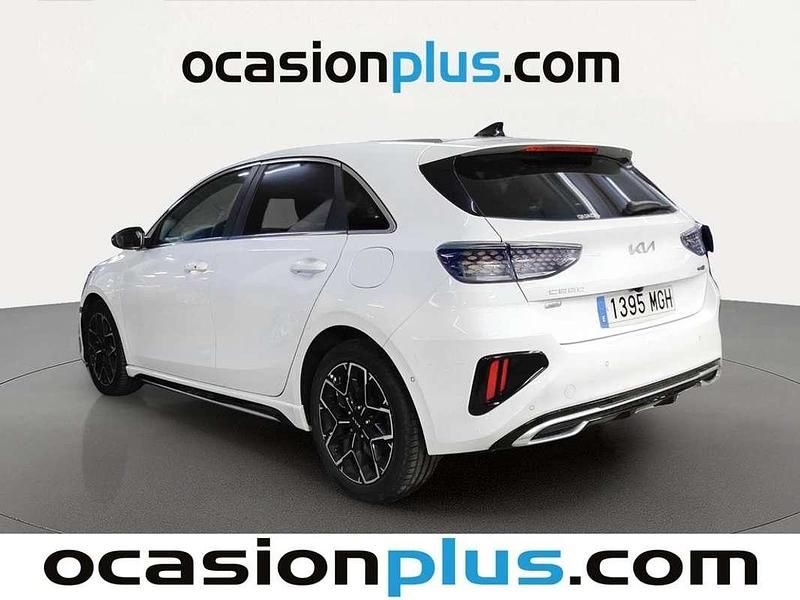 Usado Kia Ceed GT GT-Line 136 HP (100 kW) 2023 Branco Citadino