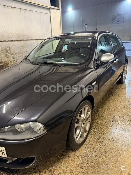 Usado Alfa Romeo 147 105 CV (77 kW) 2007 Negro Utilitario