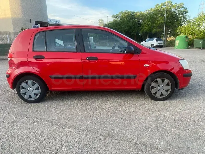 Usado Hyundai Getz 63 CV (46 kW) 2005 Rojo Utilitario