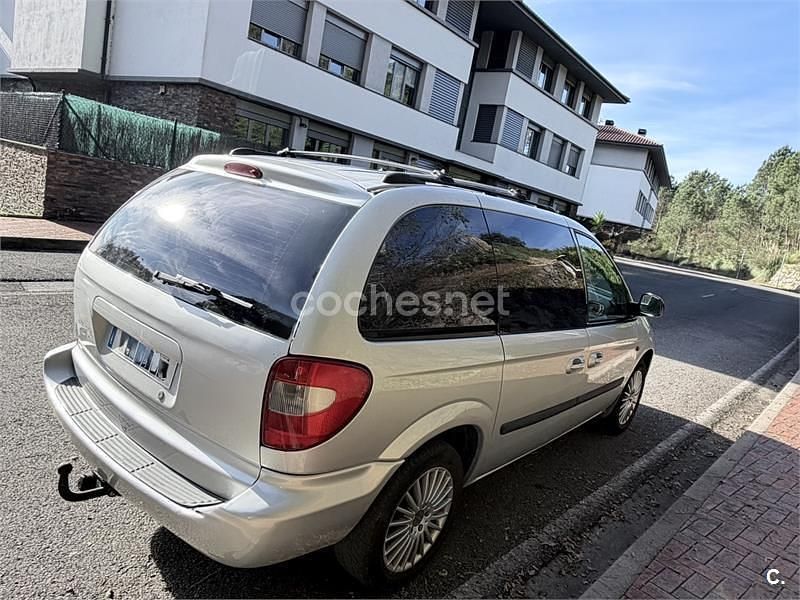 Usado Chrysler Voyager 150 CV (110 kW) 2005 Gris / plata Monovolumen