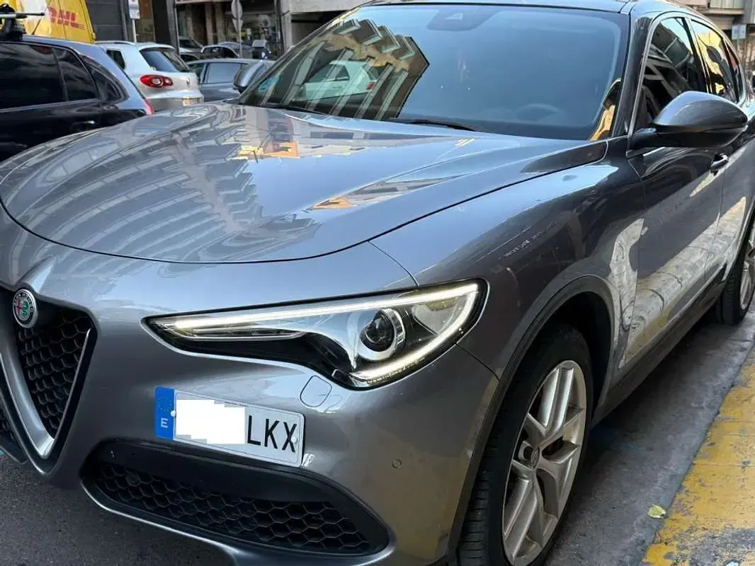 Usado Alfa Romeo Stelvio Veloce 280 CV (205 kW) 2020 Gris / plata SUV