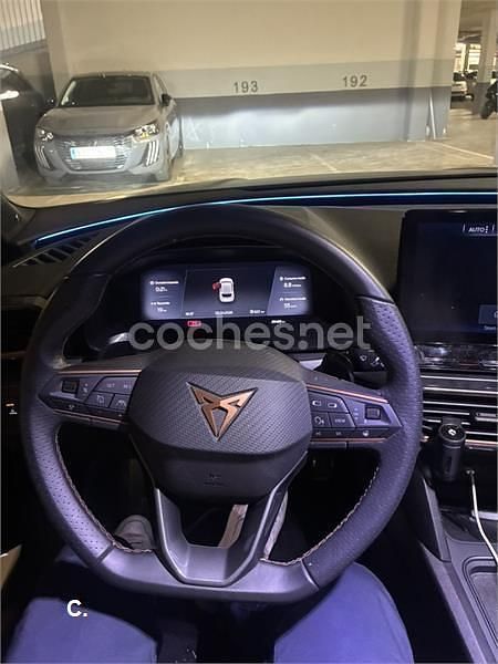 Usado Cupra Leon 150 CV (110 kW) 2023 Gris / plata Berlina