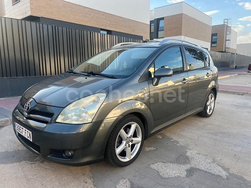 Gris / plata Usado 2006 Toyota Corolla Verso Sport Monovolumen | 4850 € (Precio justo) - Imagen 1/4