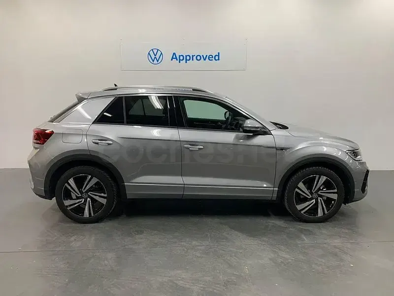 Usado VW T-Roc R-line 150 CV (110 kW) 2025 Gris / plata SUV