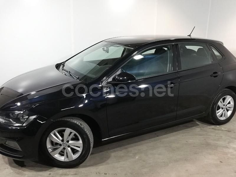 Negro Usado 2017 VW Polo Advance Berlina | 13.990 € (Precio justo) - Imagen 1/4