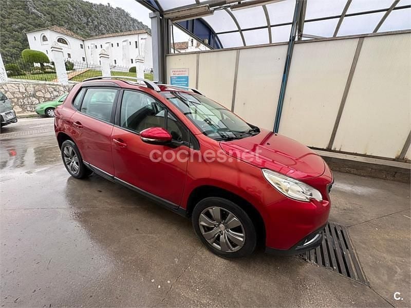 Usado Peugeot 2008 Active 82 HP (60 kW) 2017 Vermelho SUV