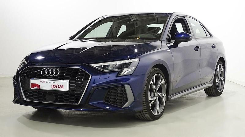 Usado Audi A3 S-Line 150 CV (110 kW) 2022 Azul Berlina