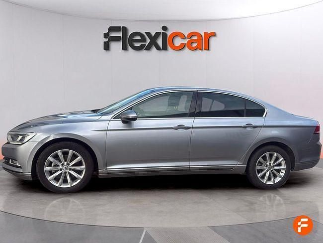 Usado VW Passat Advance 120 CV (88 kW) 2018 Gris Berlina