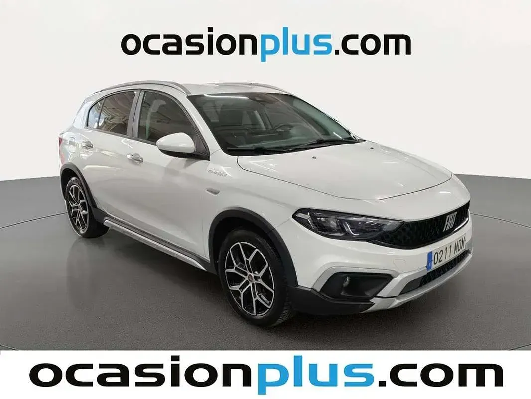 Usado Fiat Tipo Cross 131 CV (96 kW) 2023 Blanco Utilitario
