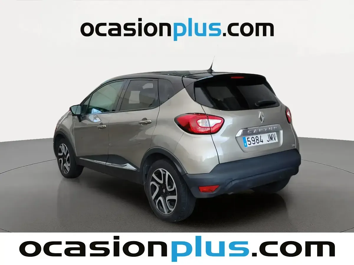 Usado Renault Captur Zen 120 CV (88 kW) 2016 Beige SUV