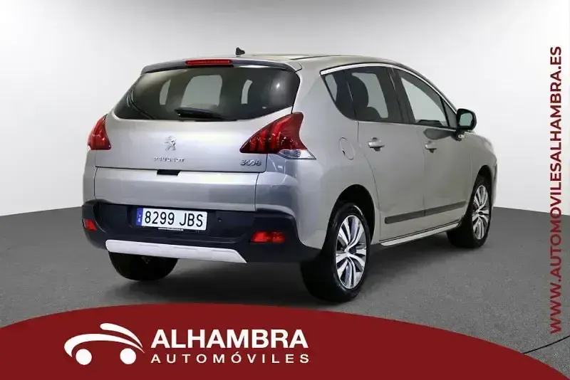 Usado Peugeot 3008 Style 120 CV (88 kW) 2015 Beige Familiar