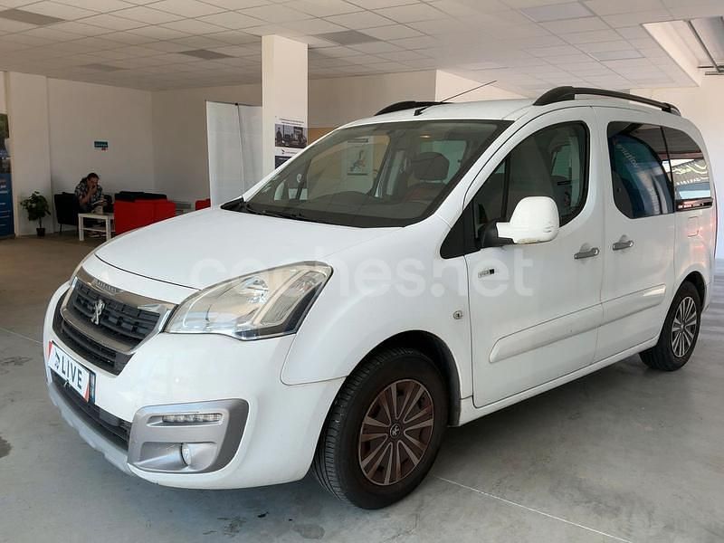 Usado Peugeot Partner Tepee Active 100 CV (73 kW) 2016 Blanco Monovolumen