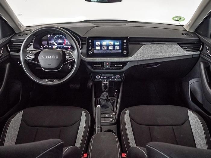 Usado Skoda Kamiq Selection 115 CV (84 kW) 2025 Negro SUV