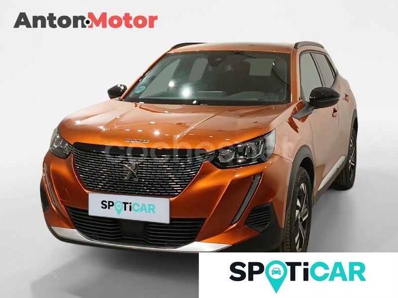 Naranja Usado 2023 Peugeot 2008 Allure SUV | 21.999 € (Un poco caro) - Imagen 1/4