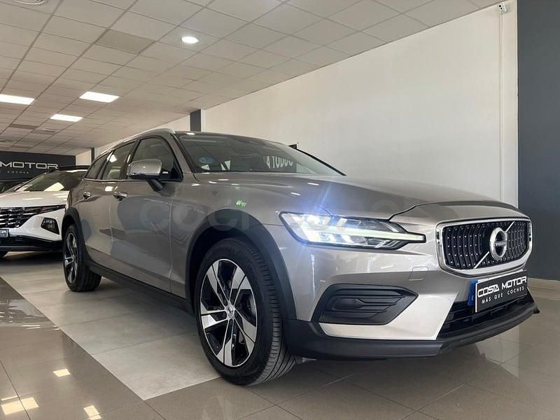Usado Volvo V60 CC 197 CV (144 kW) 2021 Gris / plata Familiar
