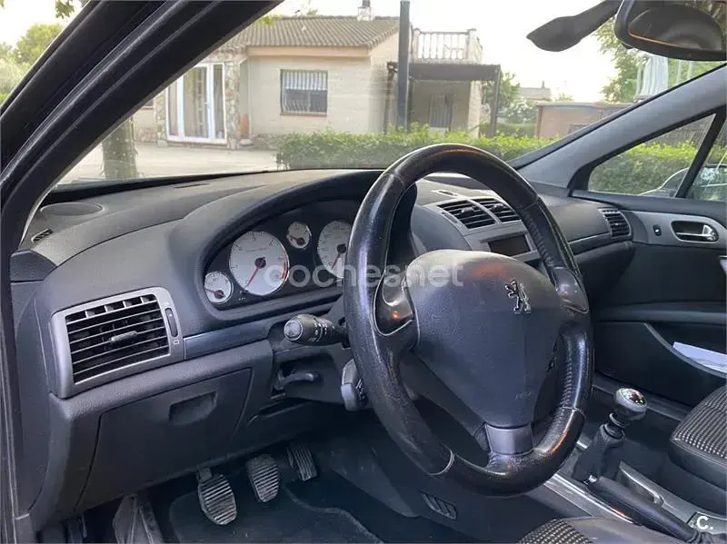Usado Peugeot 407 Sport 136 CV (100 kW) 2005 Negro Berlina