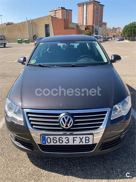 Usado VW Passat Advance 140 CV (102 kW) 2008 Gris / plata Berlina