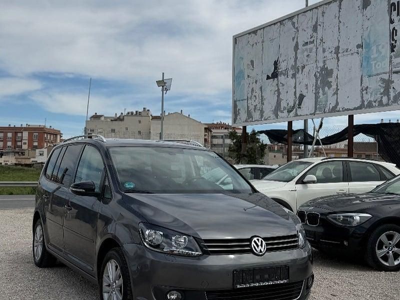 Usado VW Touran Advance 140 CV (102 kW) 2013 Gris / plata Monovolumen