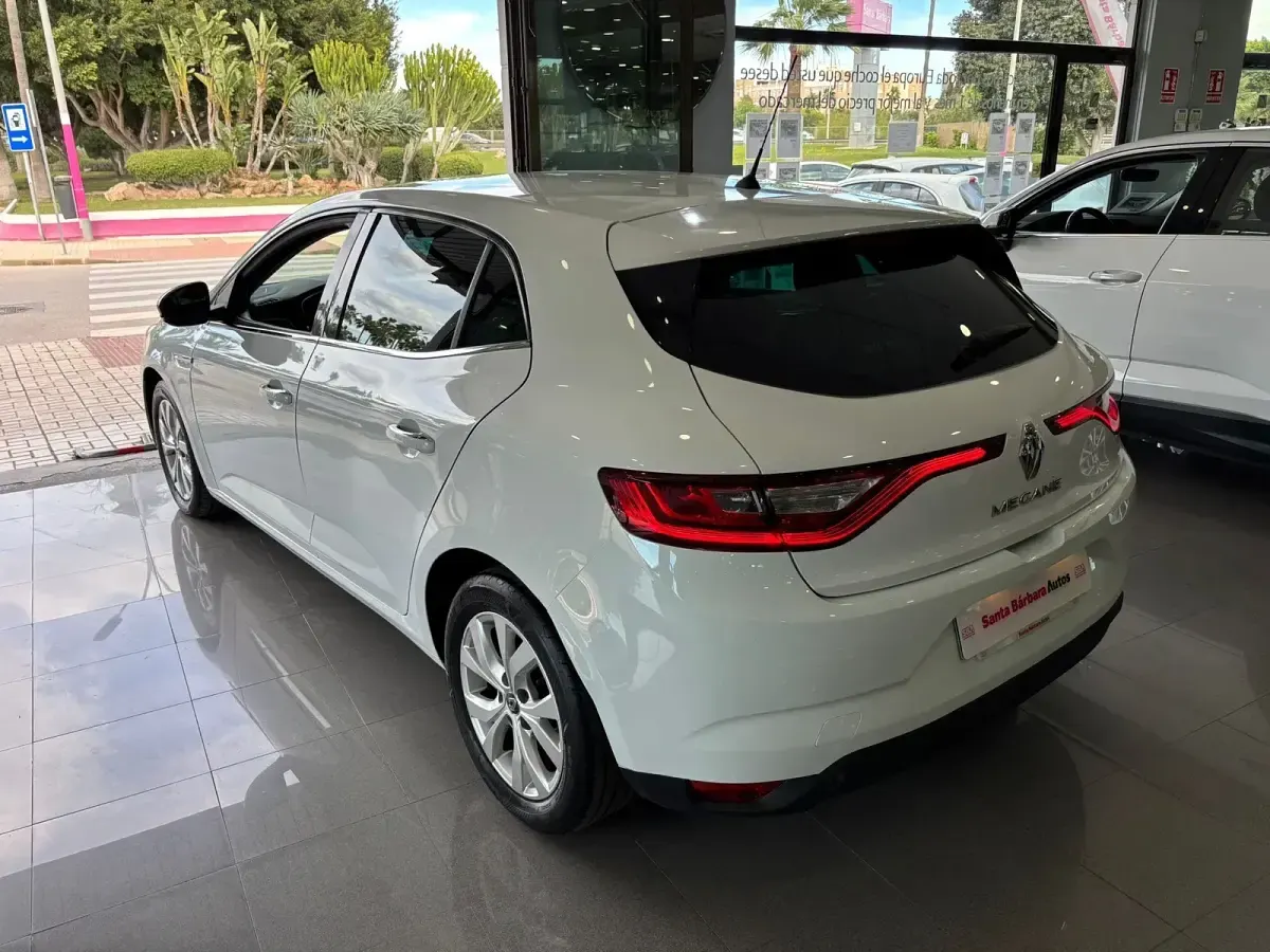 Usado Renault Mégane IV Business 115 CV (84 kW) 2020 Blanco