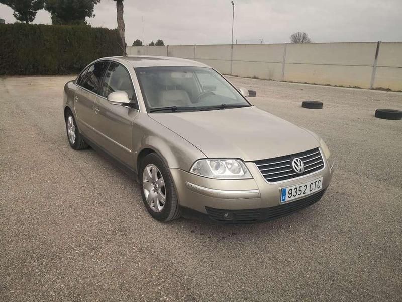 Usado VW Passat Highline 129 CV (94 kW) 2004 Beige Berlina