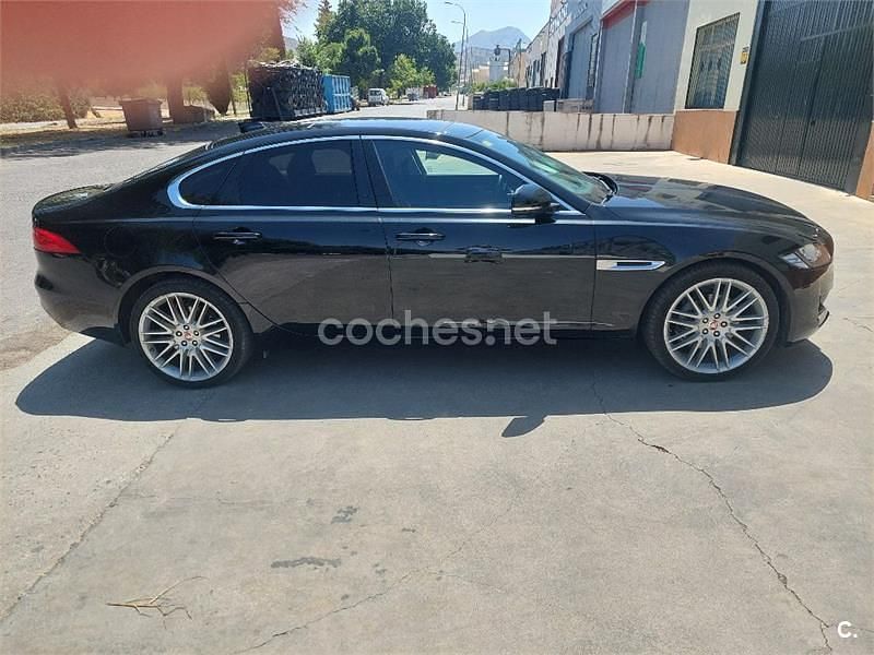 Negro Usado 2017 Jaguar XF Prestige Berlina | 16.000 € (Precio justo) - Imagen 1/4