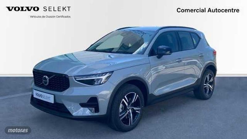 Gris Nuevo 2024 Volvo XC40 Plus SUV | 39.900 € (Precio justo) - Imagen 1/4