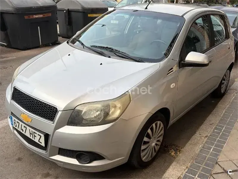 Usado Chevrolet Aveo LS 84 CV (61 kW) 2011 Gris / plata Berlina
