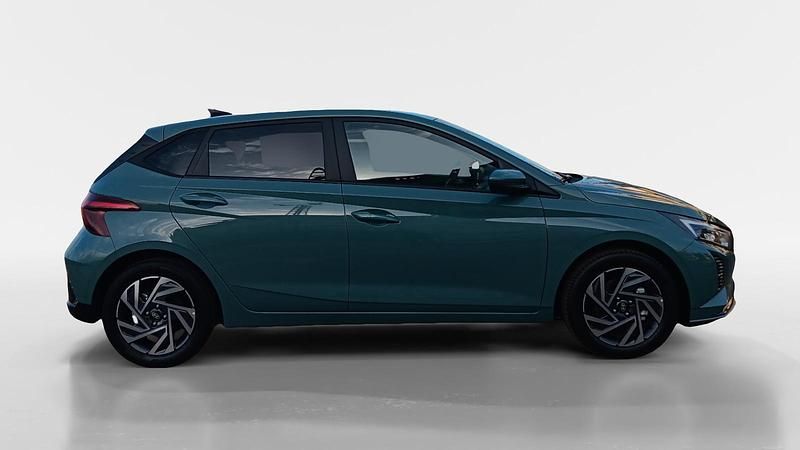 Nuevo Hyundai i20 100 CV (73 kW) 2025 Verde Berlina