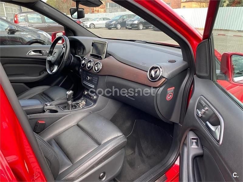 Brugt Mercedes B180 109 HK (80 kW) 2015 Rød MPV