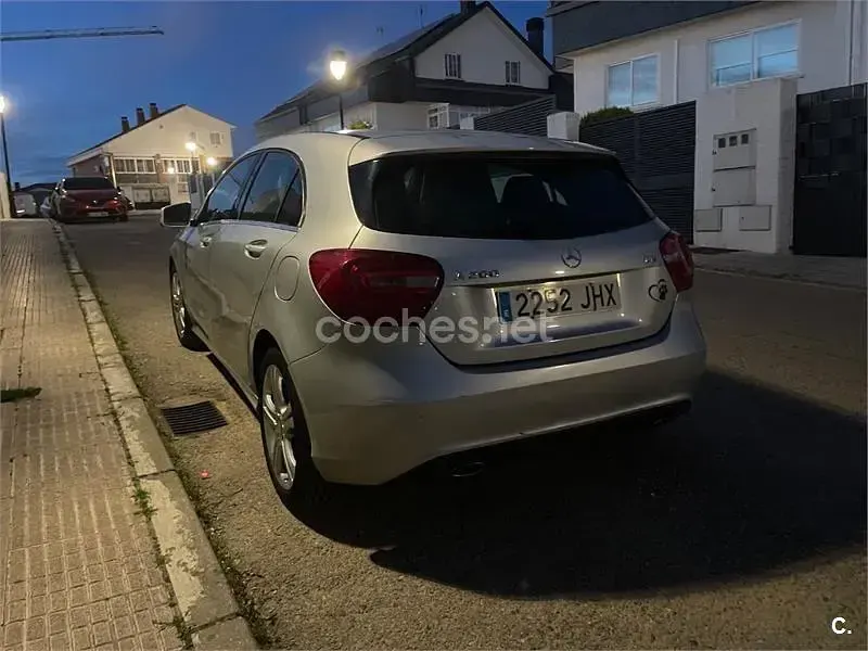 Begagnad Mercedes A200 Urban 136 HK (100 kW) 2015 Grå Sedan