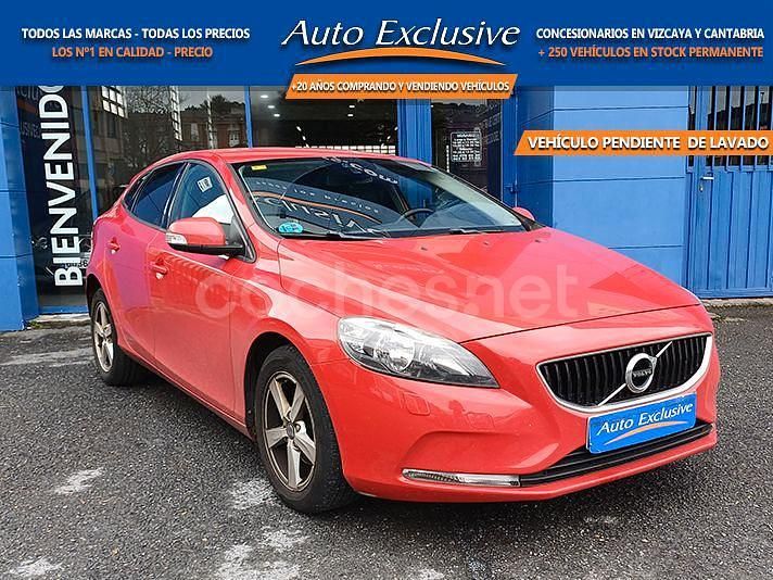Rojo Usado 2016 Volvo V40 Kinetic Berlina | 8990 € (Precio justo) - Imagen 1/4