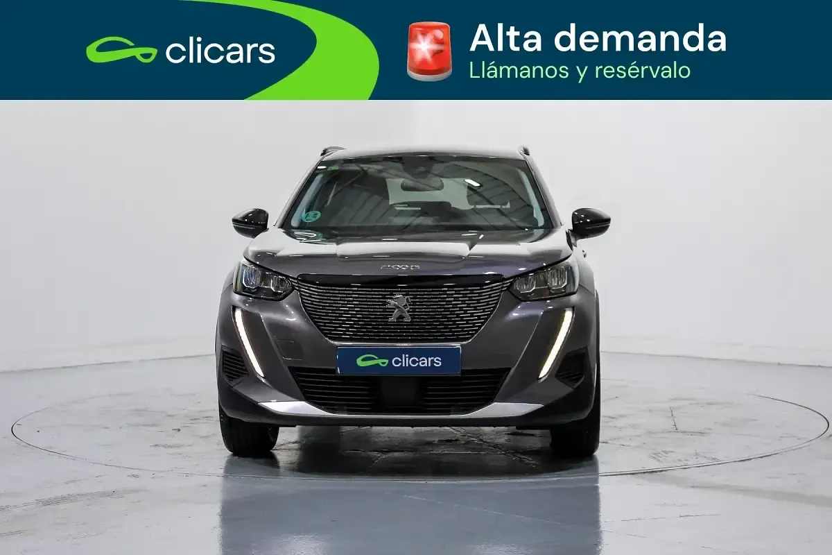 Usado Peugeot 2008 Allure 130 CV (95 kW) 2022 Gris SUV