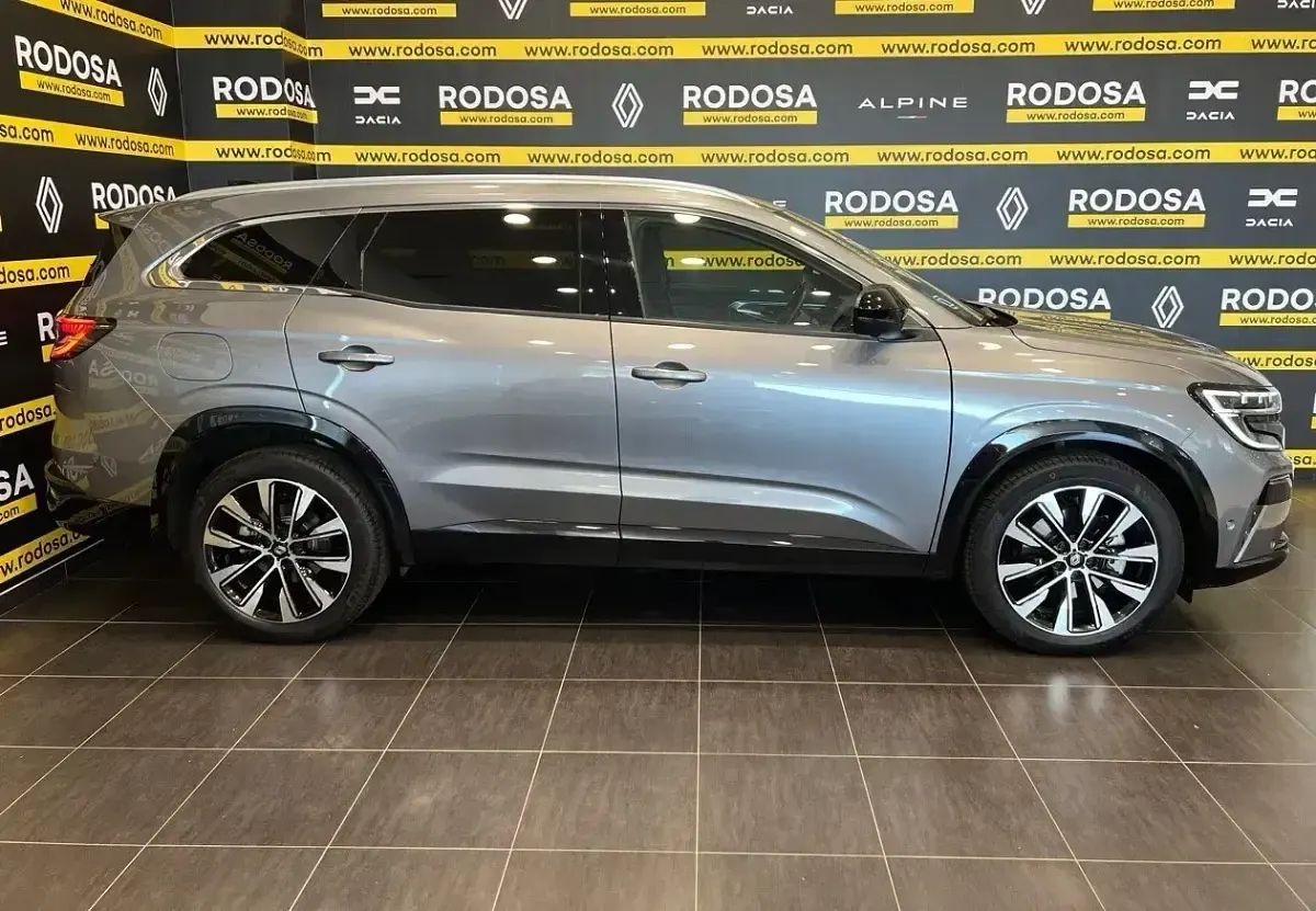 Usado Renault Espace Techno 200 CV (147 kW) 2024 Gris Monovolumen