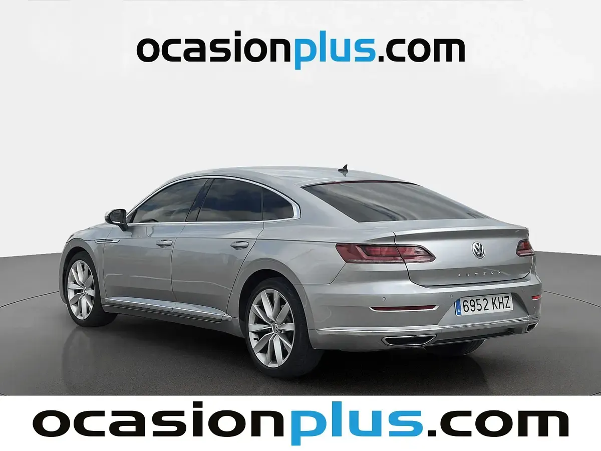 Usado VW Arteon Elegance 190 CV (139 kW) 2018 Gris plata Utilitario