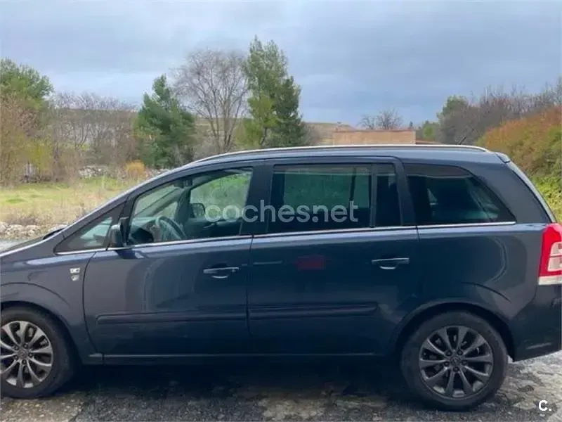 Usado Opel Zafira Essentia 110 CV (80 kW) 2010 Azul Monovolumen